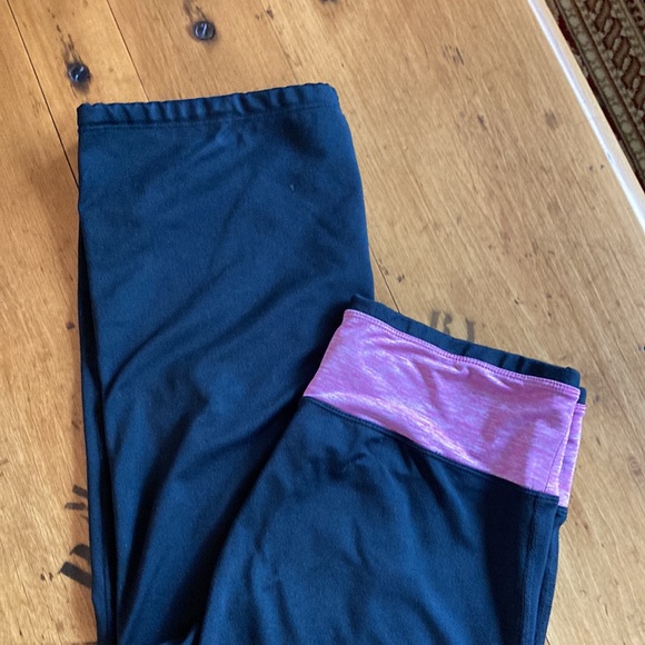 Fila Yoga Pant with Pink Waist band - Picture 2 of 8